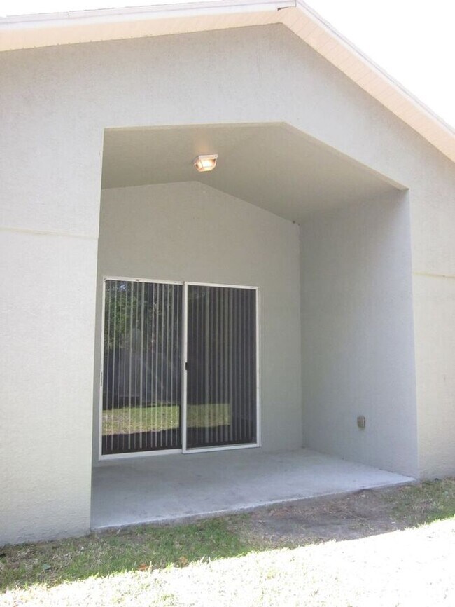 Building Photo - CHAPEL PINES