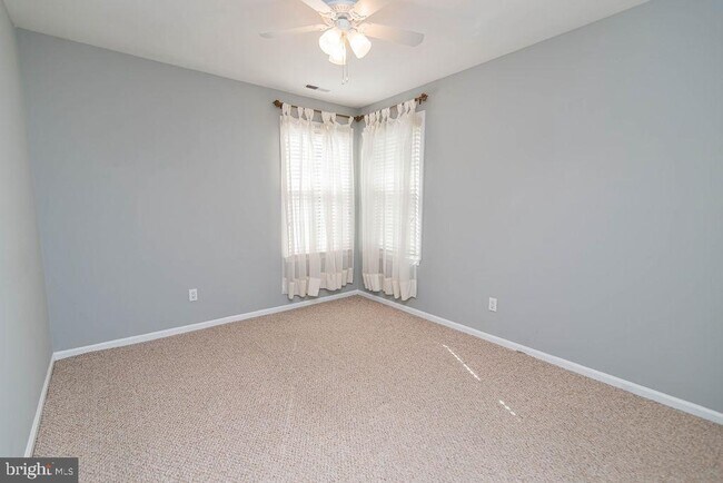 Building Photo - 239 Oakridge Dr