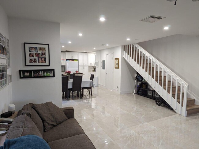 Building Photo - 7710 Lago Del Mar Dr