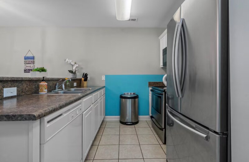 Building Photo - 2200 Crow Ln