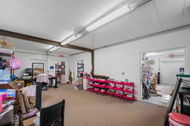 Building Photo - 1801 Avenue L