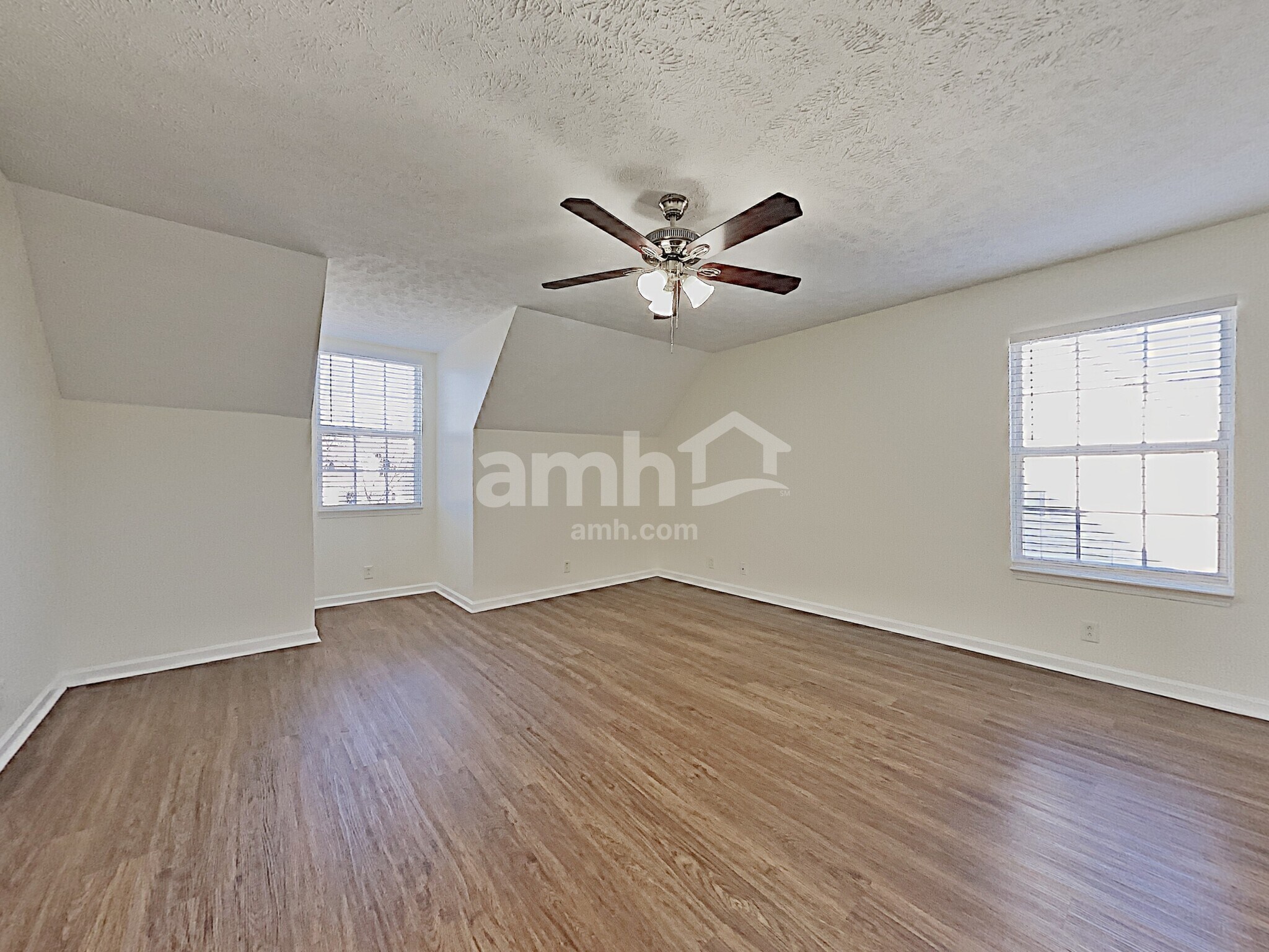 Building Photo - 1507 Killarney Dr