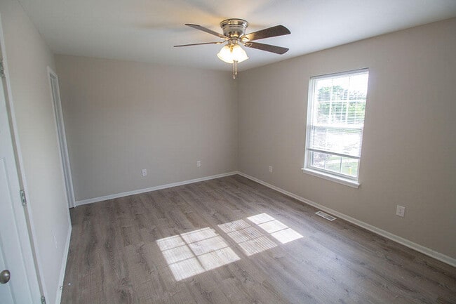 Building Photo - 1401 Bodie Dr