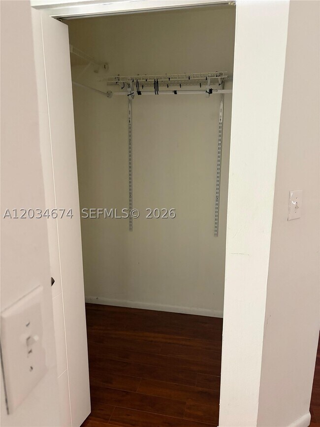 Building Photo - 13935 SW 93rd Ln