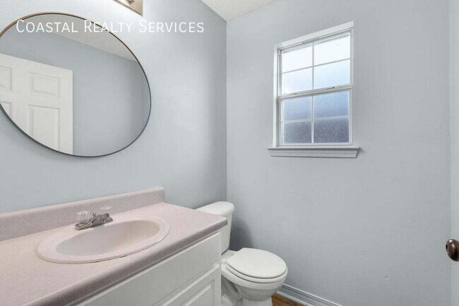 Building Photo - 9756 Seafarers Way-