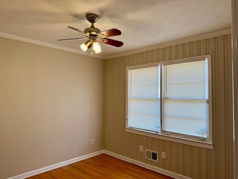 Building Photo - 2913 Horse Shoe Dr