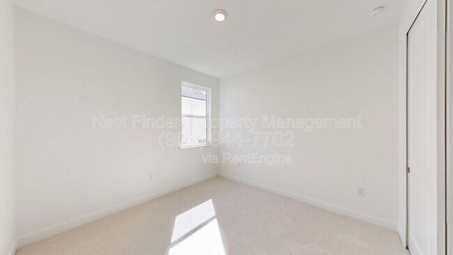 Building Photo - 156 Latham Dr