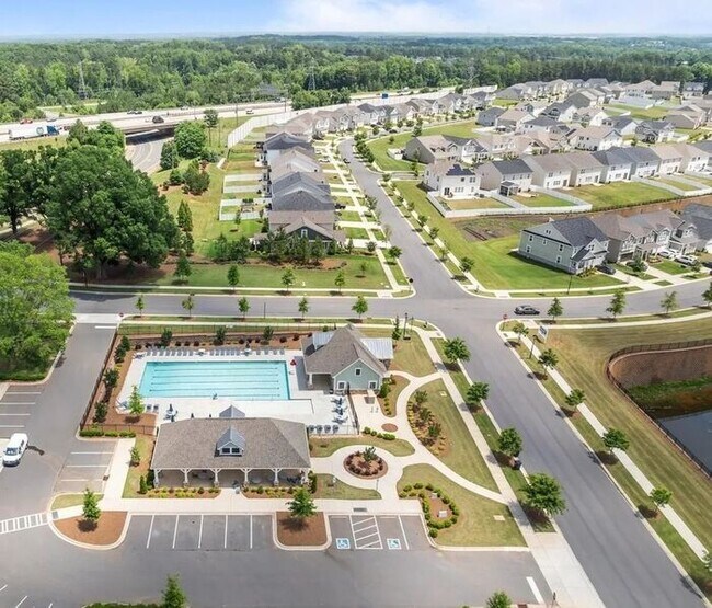 Building Photo - 3BR/2.5BA w/ Quartz Kitchen + Garage in North Charlotte