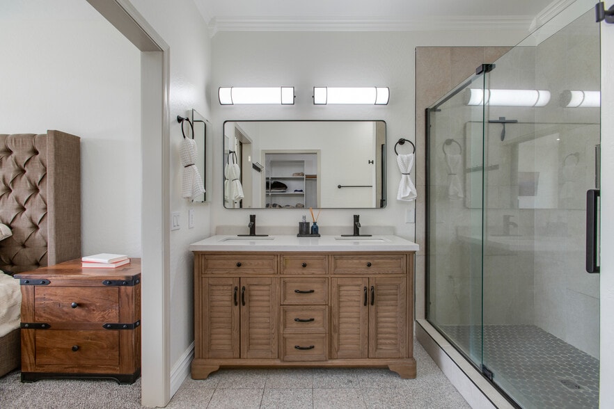 Building Photo - 8242 S Hidden Trail Ct