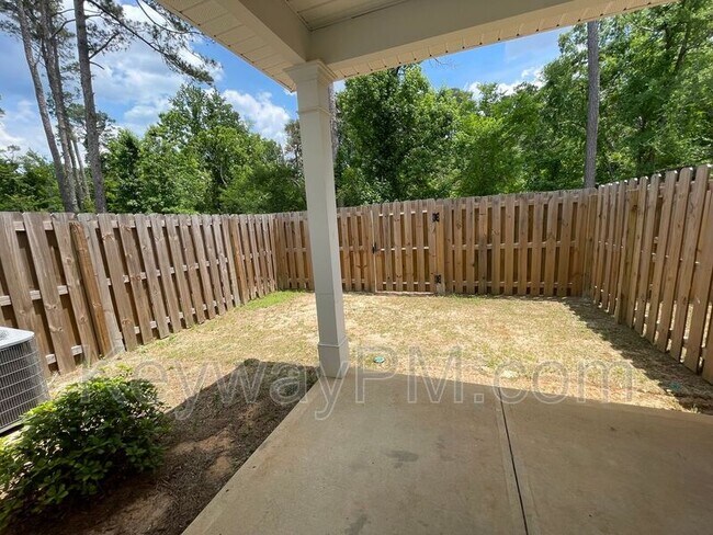Building Photo - 4500 Chestnut Trl