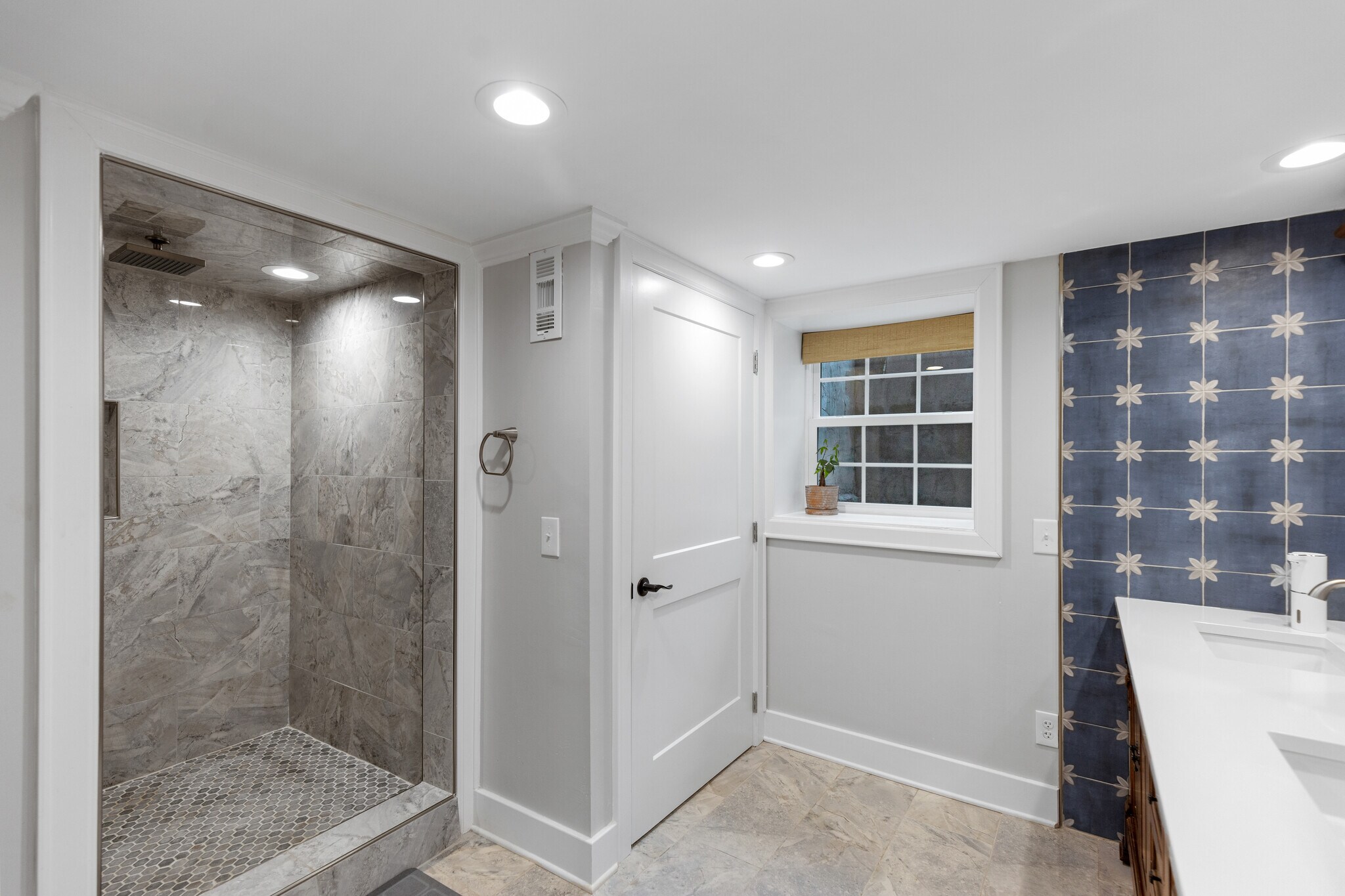 Building Photo - 507 Georgetown Rd NW