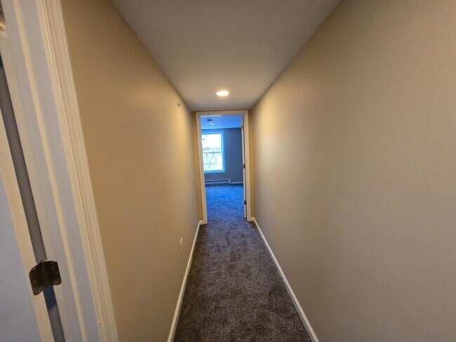 Building Photo - 109 2nd St