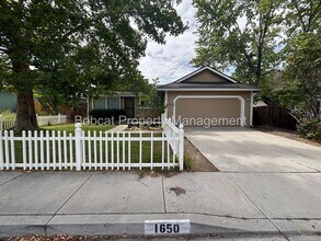 Building Photo - 1650 Walker Dr