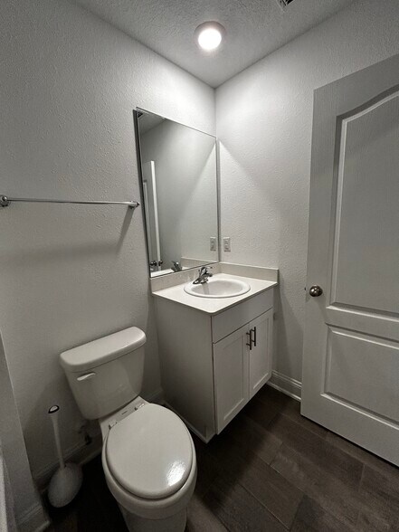 Building Photo - 249 Zancara St