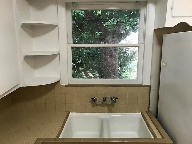 Building Photo - 2504 Kingston St