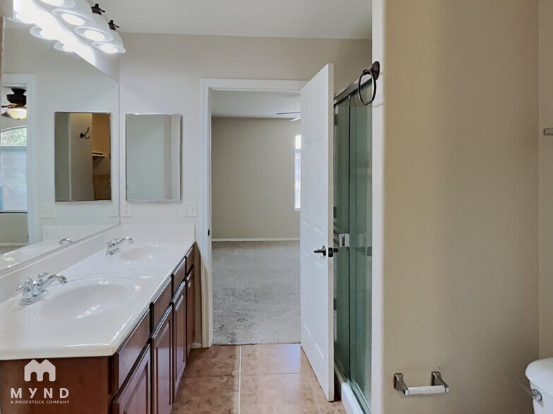 Building Photo - 8357 S Gupta Dr