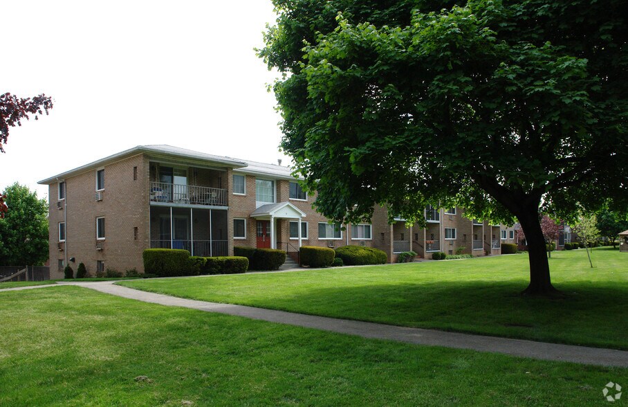 Clover Park Apartments Rochester, NY Apartment Finder