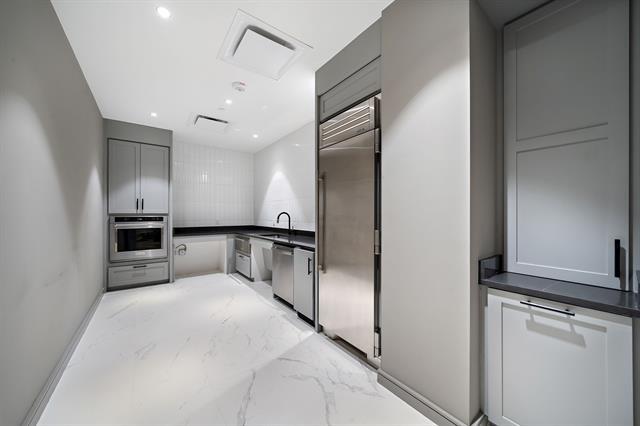 Building Photo - 3111 Sunset Blvd