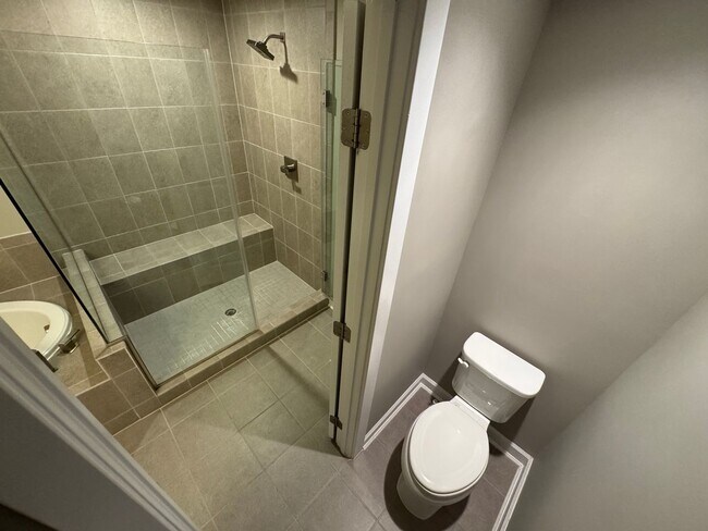 Building Photo - Stunning 4 Level 4 Bed 3/2 Bath Home With Balcony And Deck In Westmoore At Moorefield