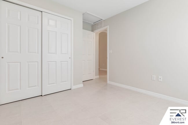 Building Photo - 8 Sleepy Hollow Trail