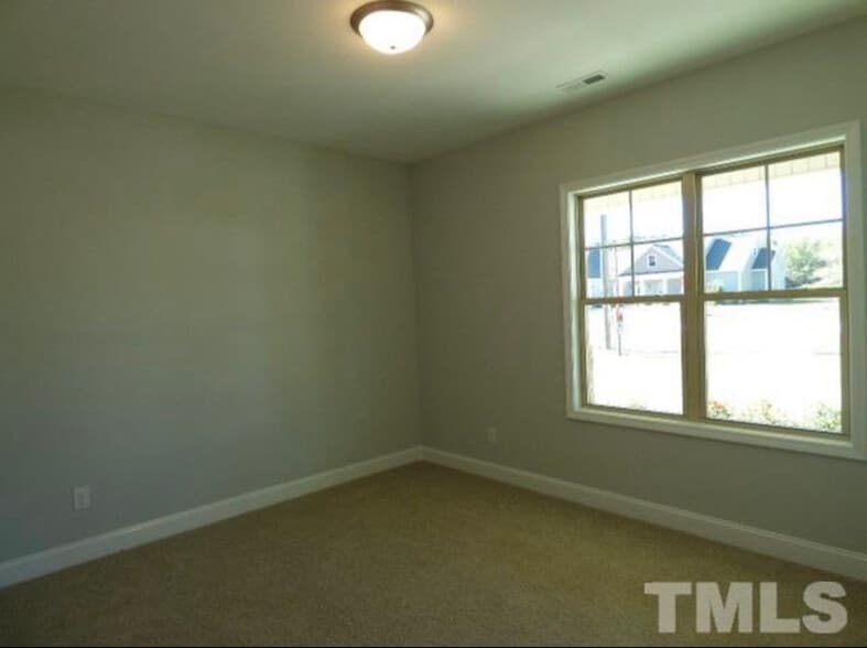 Building Photo - 108 Dogwood Ln