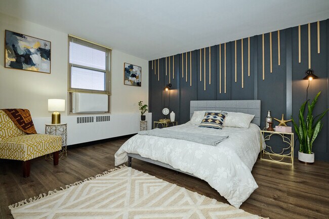 Building Photo - 3950 N Lake Shore Dr