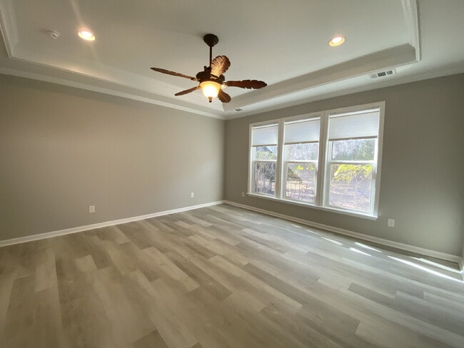 Building Photo - Three-bedroom ranch style home located in Baynard Park!