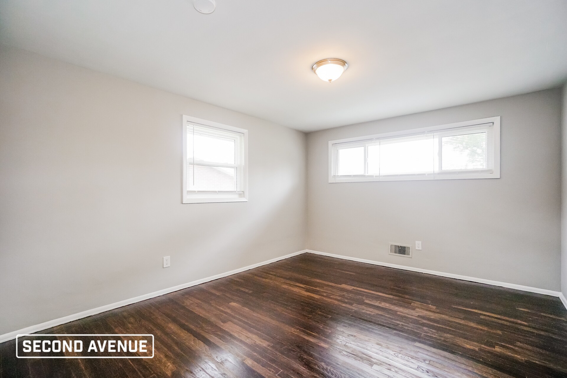 Building Photo - 642 Garden City Dr