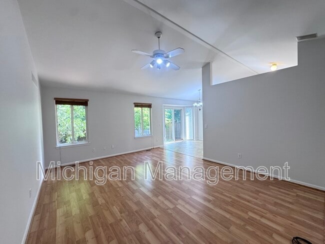 Building Photo - 173 Algansee Dr