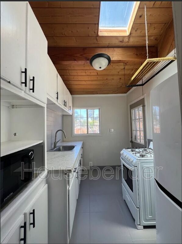 Building Photo - 4212 J St