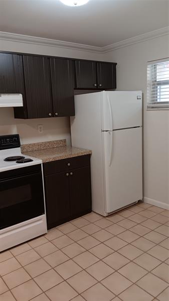 Building Photo - 8735 Ramblewood Dr
