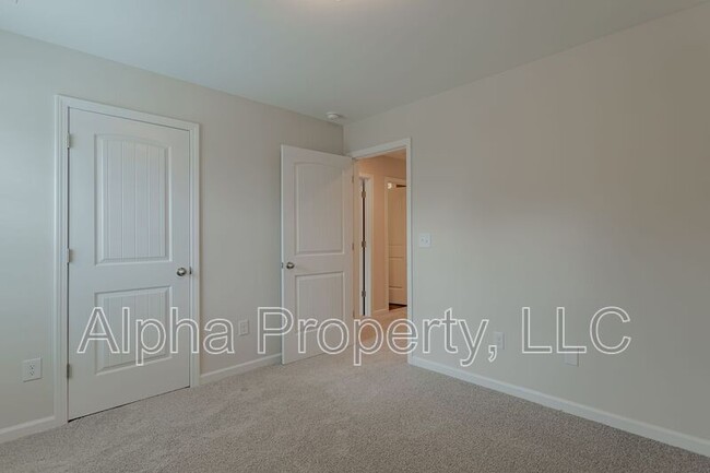 Building Photo - 8 Sabine Leaf Ct