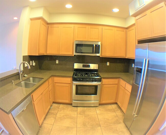 Building Photo - 660 Cedarville Ln