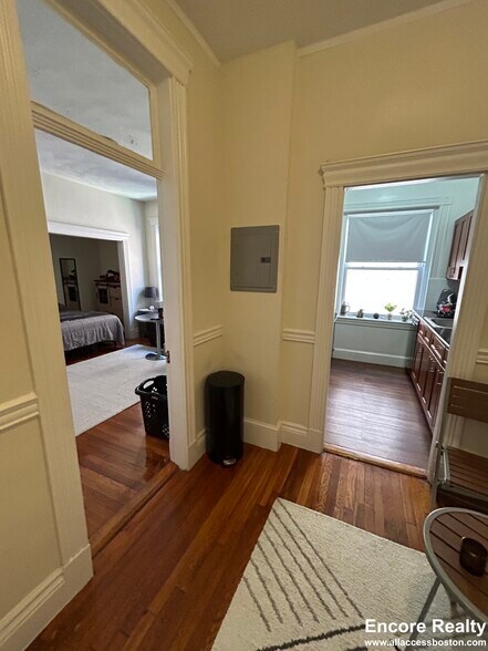 Building Photo - 5 Walbridge St