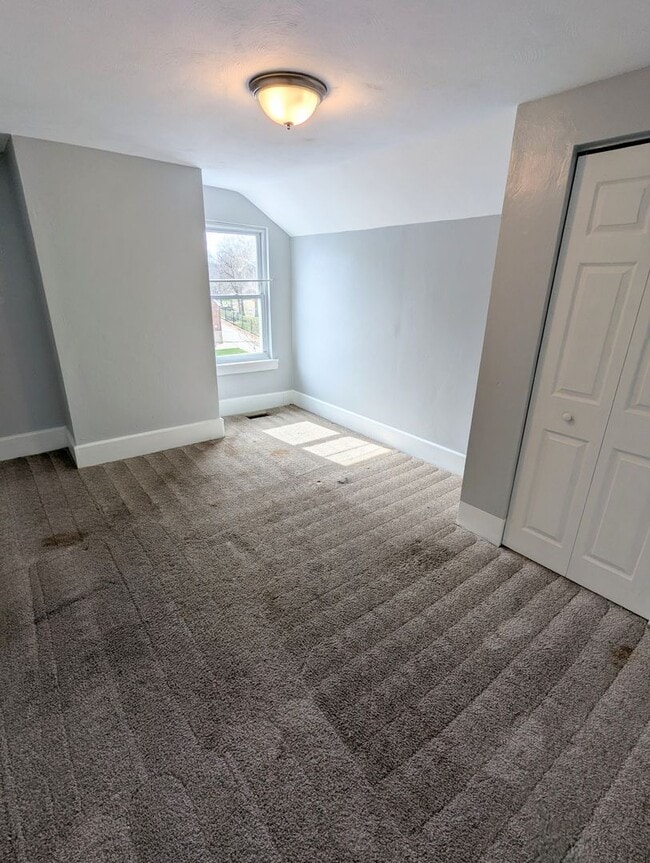 Building Photo - Spacious 4 Bedroom 2 Full Bathroom Home (Perry South)