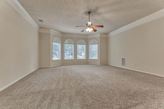 Building Photo - 6615 Haughton Dr