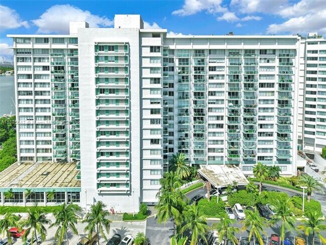 Building Photo - 1000 West Ave
