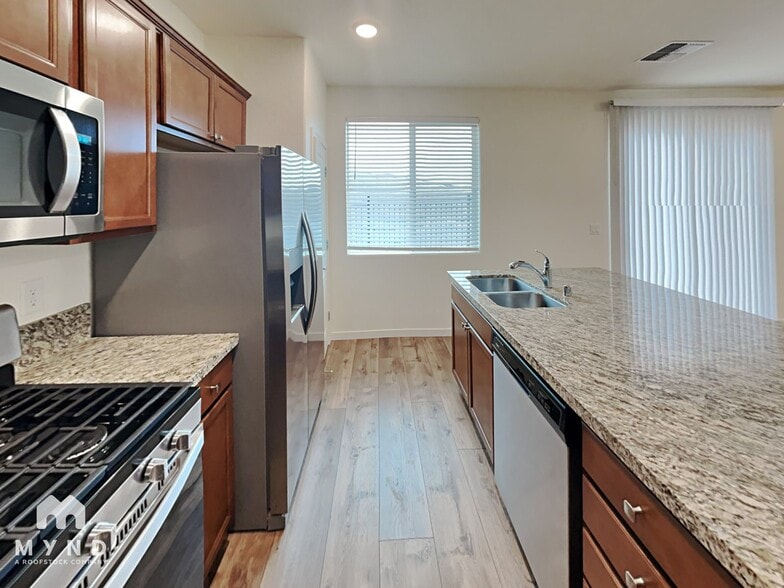 Building Photo - 4904 Black Falcon Way
