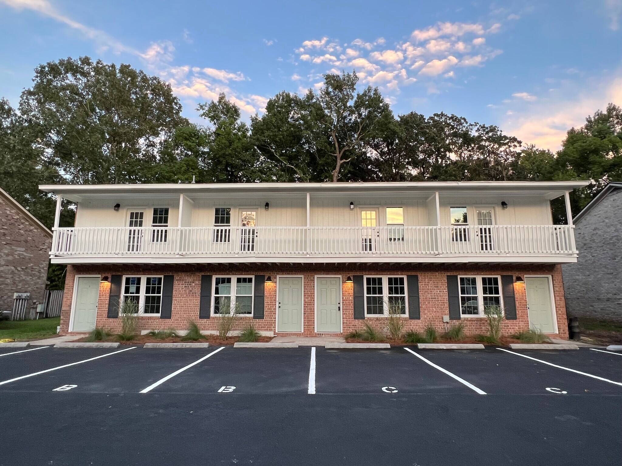 Exterior (with Landscaping) - 266 Fleming Rd