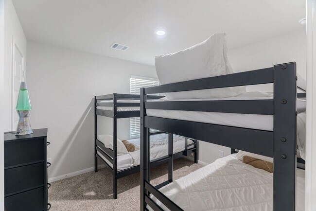 Building Photo - 8110 Alpine Bearberry Dr