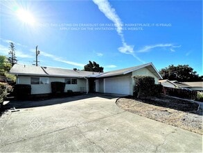 Building Photo - 132 Winchell Ct