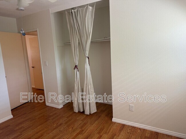 Building Photo - 2155 Montclair St