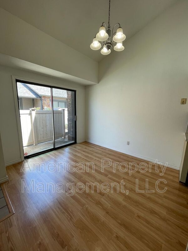 Building Photo - 6185 S Zunis Ave