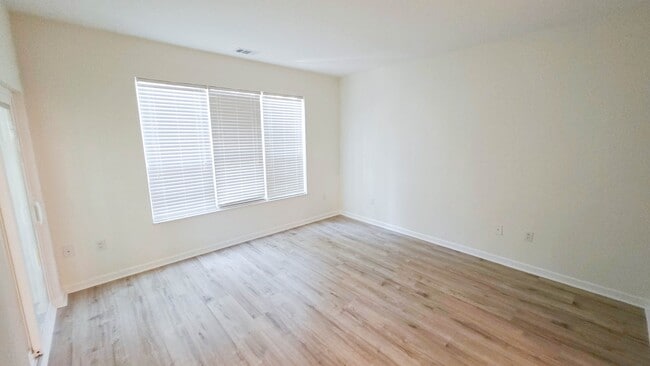 Building Photo - 701 Pipers Ln
