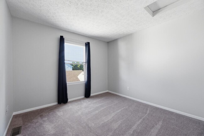 Building Photo - 106 Hewes St