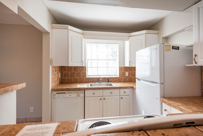 Building Photo - 1240 NW 6th Ave