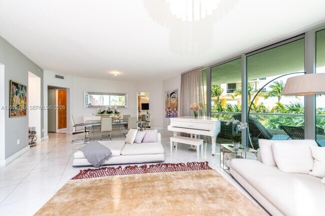 Building Photo - 16051 Collins Ave