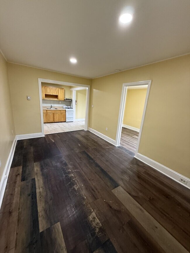 Building Photo - 1127 Woodland Ave