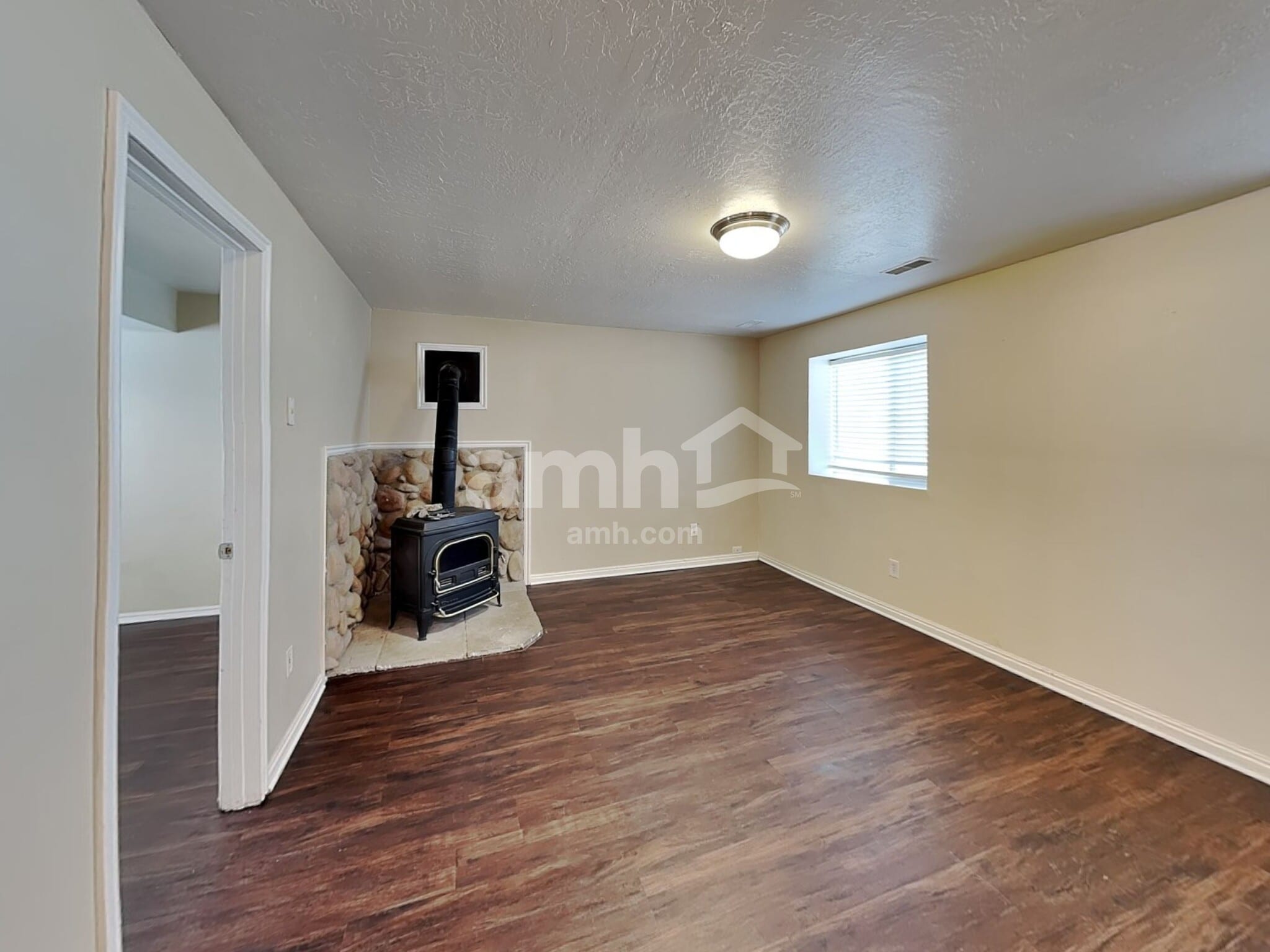 Building Photo - 771 S 900 E