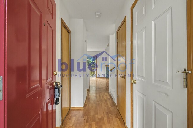 Building Photo - 520-522 SW 150th Ave